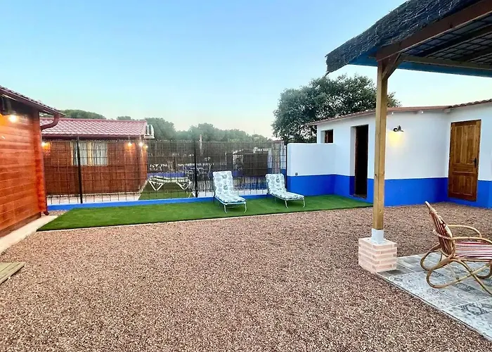 Dos Villas Entre Ciervos Y Cervantes